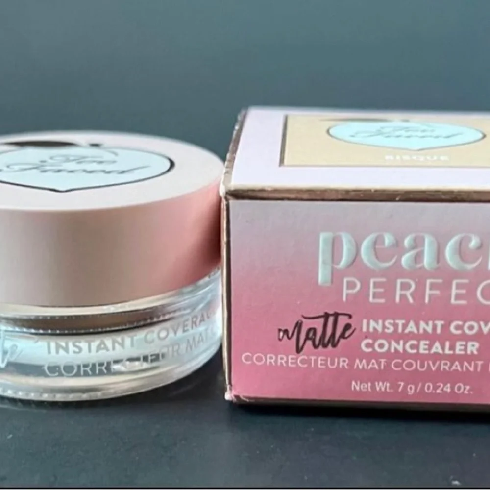 Too Faced PEACH PERFECT Instant Coverage Matte Concealer Bisque - Picture 2 of 3